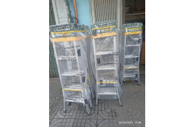 Thang 4 khúc chử A 3m với 2.5m 